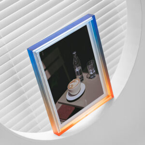 Advanced Acrylic Rectangle 8 Inch Photo Frame Gradient Design Simple Modern Fashion Customized UV Printing Tabletop Installation