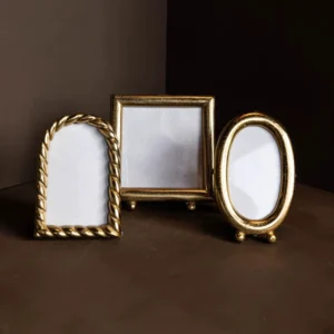 Elegant Tabletop Metal Photo Frame Perfect For Displaying Precious Memories With Strong And Attractive Build