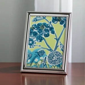 Exquisite Silver Plated Flower Decorative Pattern Metal Photo Frame Picture Frames