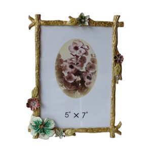 Green Leaf Decorative 5″x7″ Photo Frame Made of Gold Zinc Alloy with a Metal Base