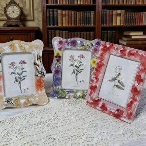 Handmade Resin Photo Frames With Floral Design For Tabletop Home Decoration Rectangle Shape Digital Printing Feature
