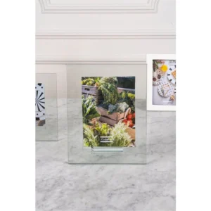 Luxury Modern Glass Floating Photo Frame Minimalist Clear Crystal Picture Frame for Tabletop Display Wedding Decor & Home Office