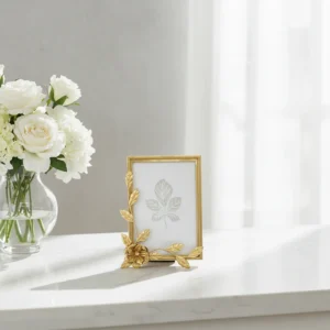 Metallic Frames Photo Home Accent 15.24*13.34*19.05CM Shiny Gold Metal Tabletop Photo Frame for Living Room