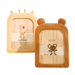 New Design 7 Inch Solid Wood Animal Shape Kids Photo Frame Table Display Home Decor Small Size Photo Frame