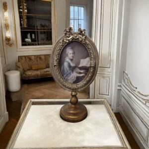 Resin Decorative Retro Light Luxury Bonsai Floral Bird Theme Oval Shape Handmade Photo Frame Display Stand Desktop Living Room