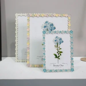 Simple Nordic Metal Photo Frame Custom Luxury Wedding Photo Frame Desktop Floral Photo Frame