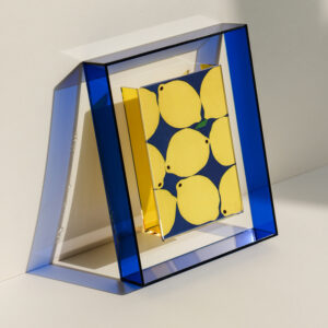 Transparent Acrylic Magnetic Floating Picture Frame Custom Size Double Sided Photo Frame Display Mounting