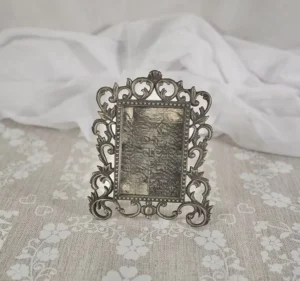 Trending Eco Friendly Metal Photo Frame Exquisite Design Handmade Customizable Size Color Modern Decorative Frame for Home